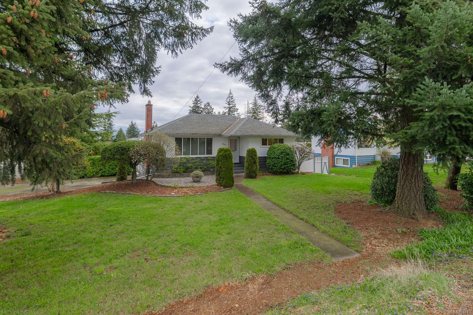 $779,000 - 2240 Highland Blvd<br>British Columbia, V9S 3N5