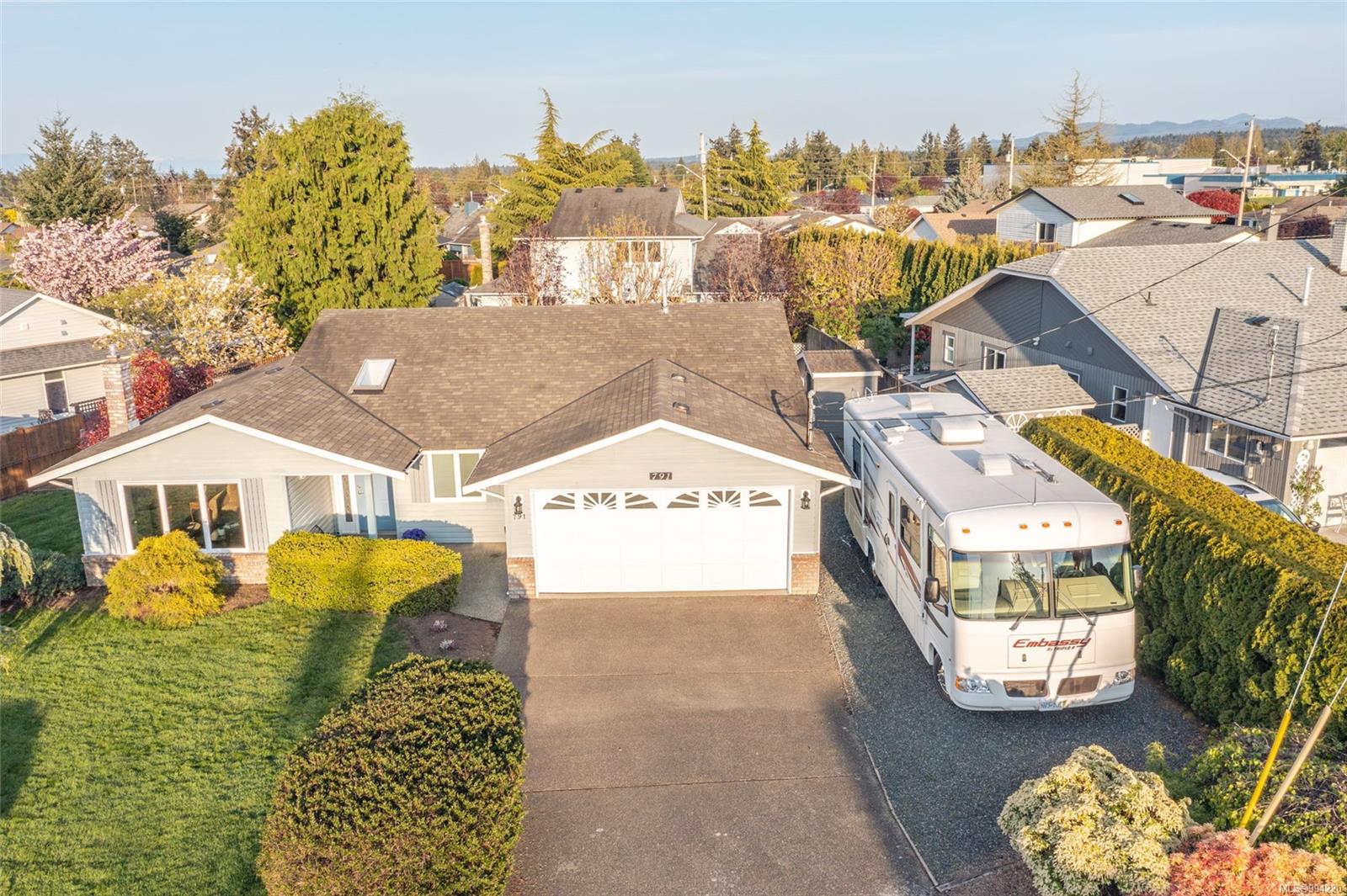 $699,900 - 791 Lilac Dr<br>British Columbia, V9P 1E5