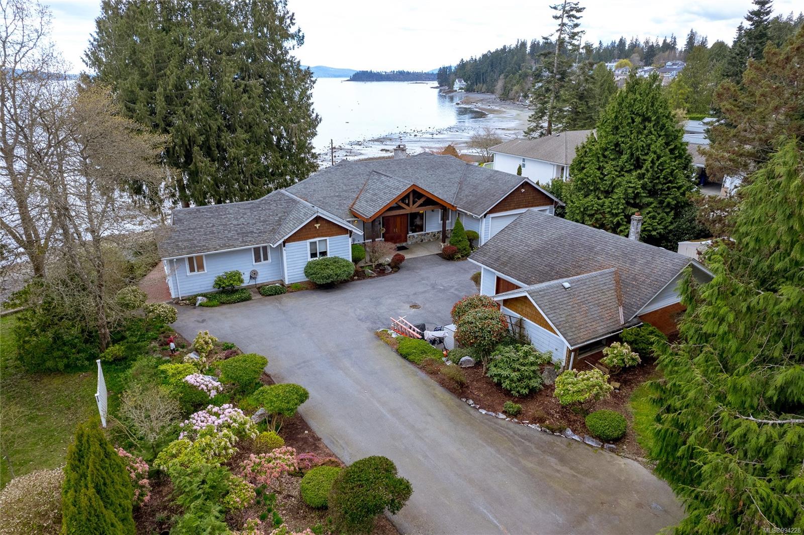 $2,249,900 - 3360 Hillside Rd<br>British Columbia, V0R 1K2