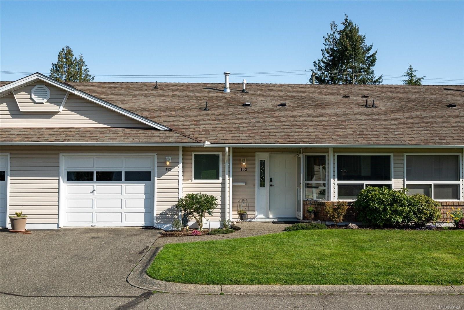 $589,900 - 240 Stanford Ave<br>British Columbia, V9P 2K8