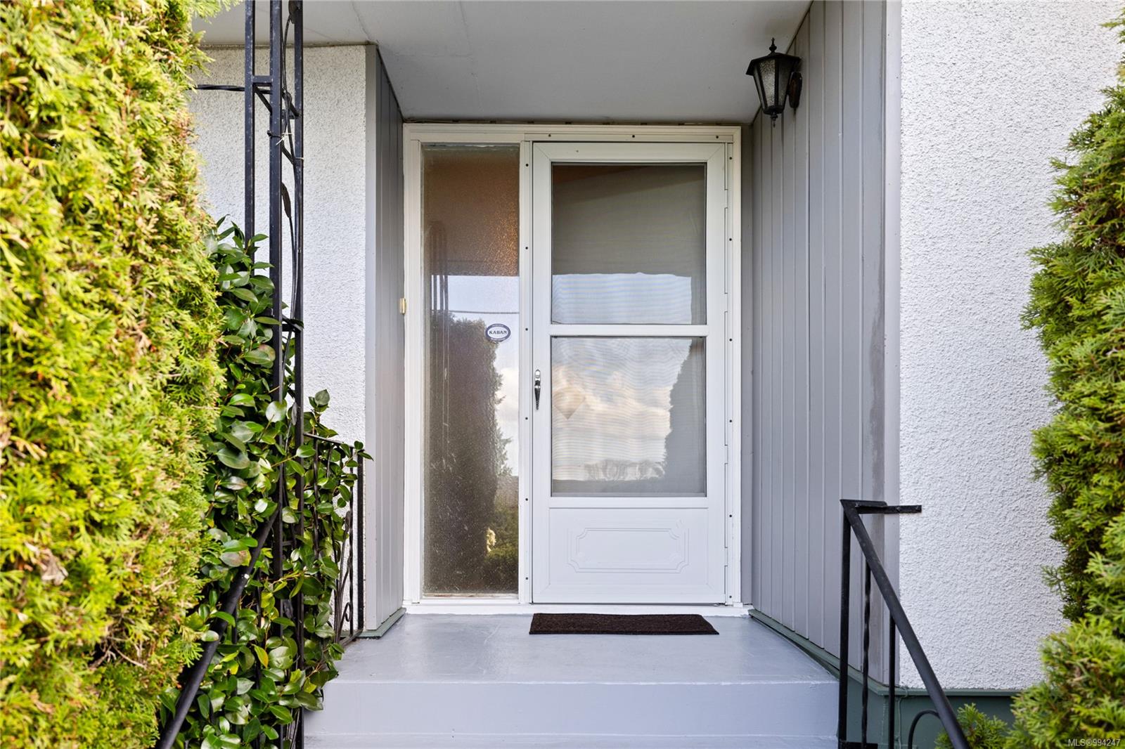 $799,000 - 405 Neville St<br>British Columbia, V9G 1V7