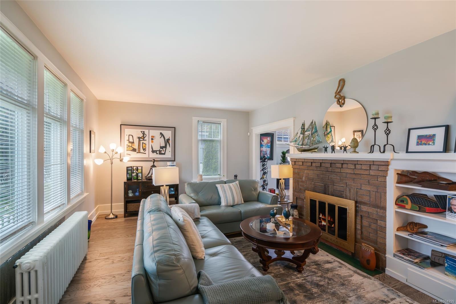 $774,900 - 245 Vancouver Ave<br>British Columbia, V9S 4E9
