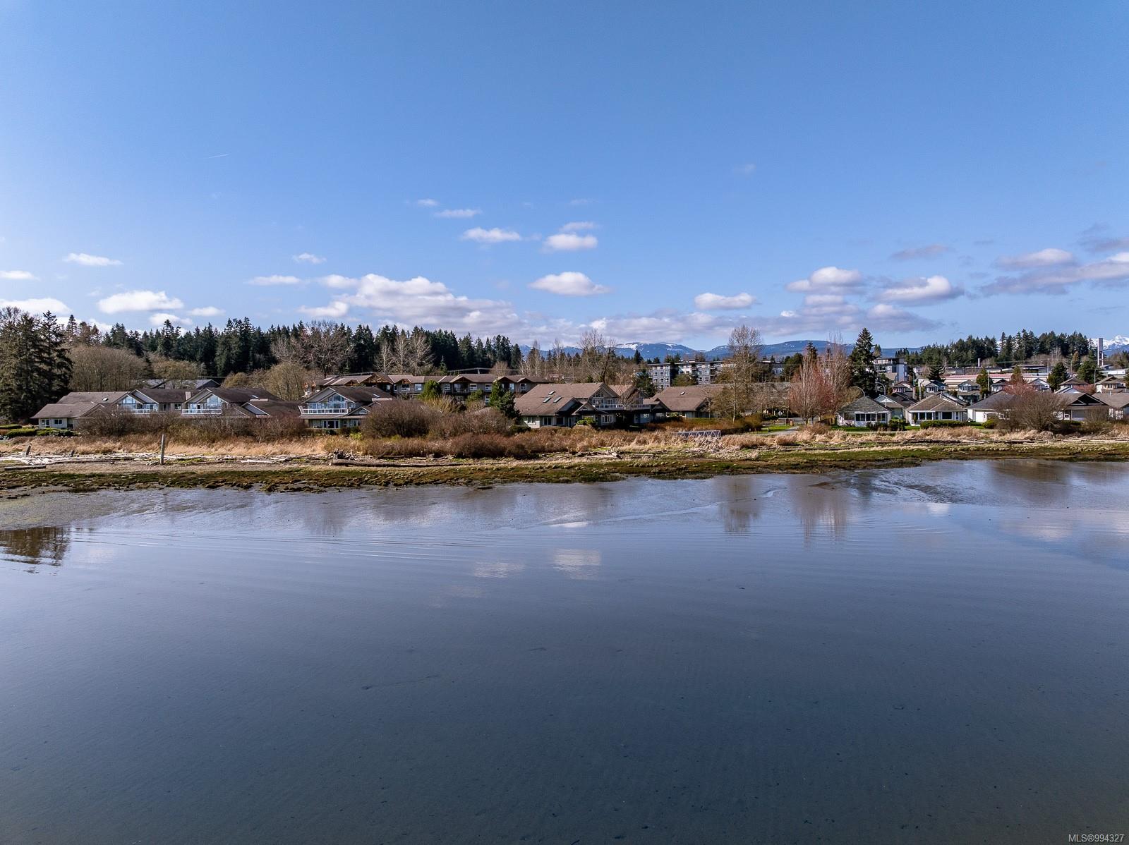 $825,000 - 199 31st St<br>British Columbia, V9N 8X1