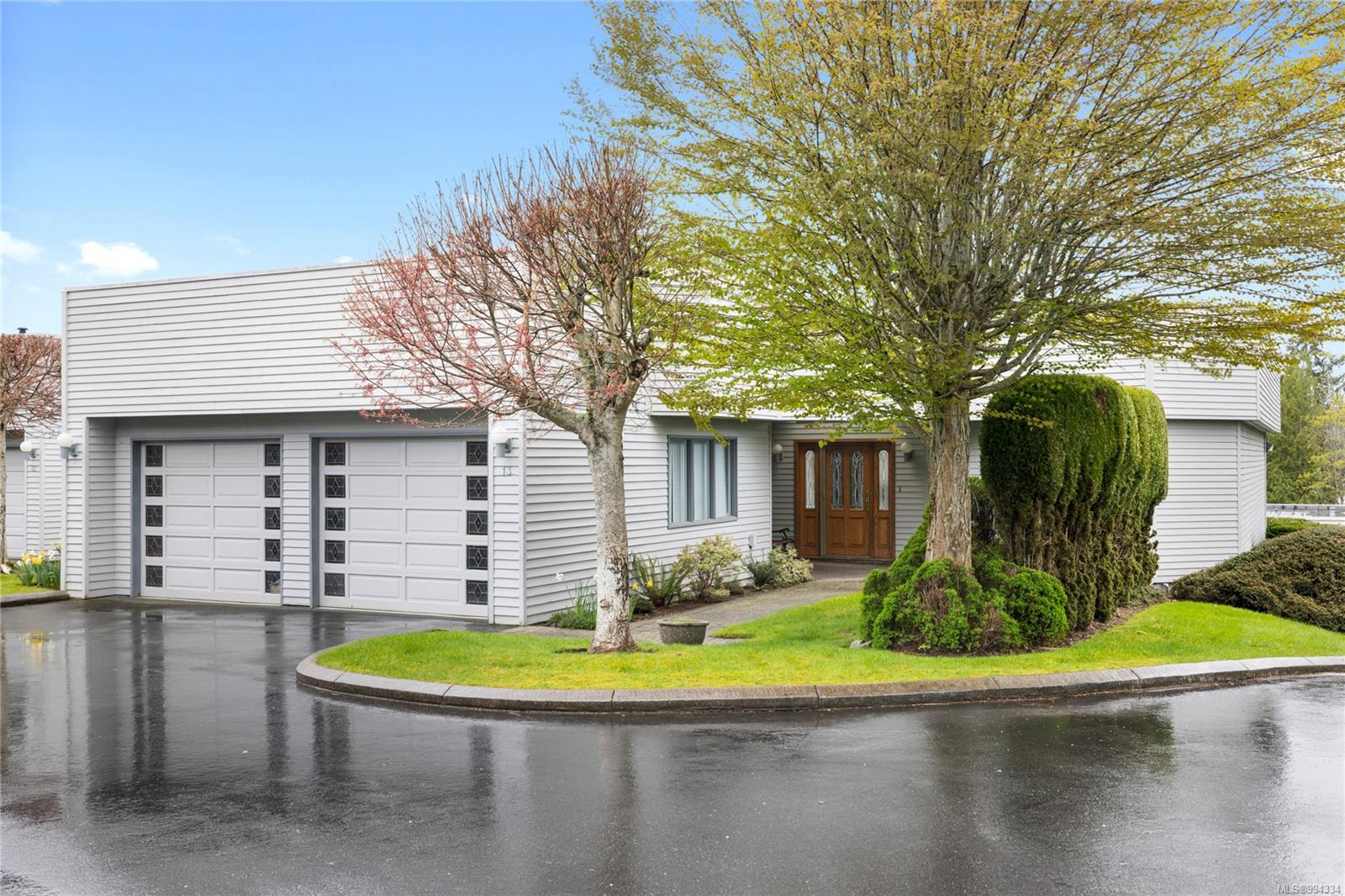$860,000 - 1600 Brynmarl Rd<br>British Columbia, V9P 9E1