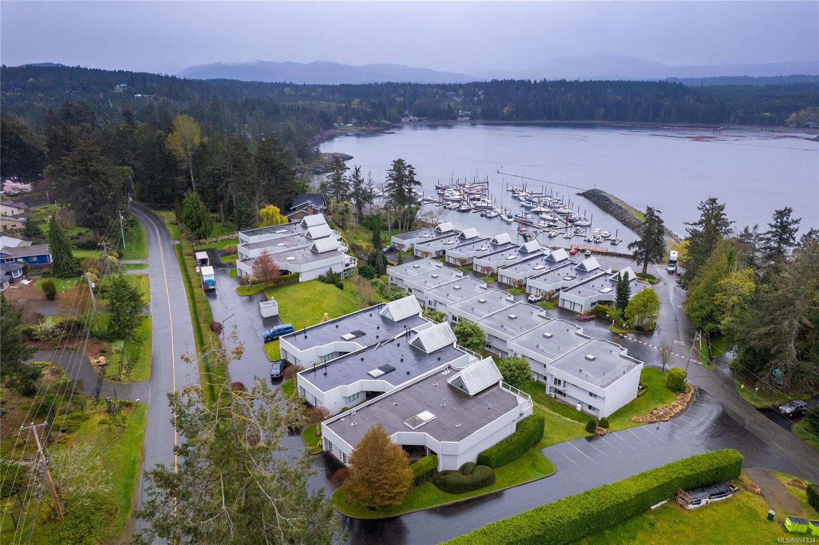 $860,000 - 1600 Brynmarl Rd<br>British Columbia, V9P 9E1