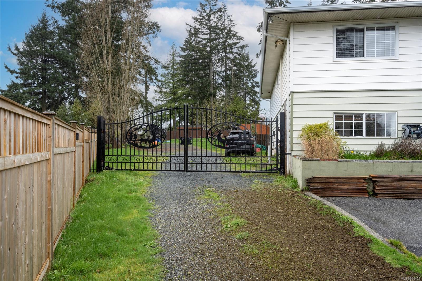 $899,900 - 3145 Adby Rd<br>British Columbia, V9T 2W3