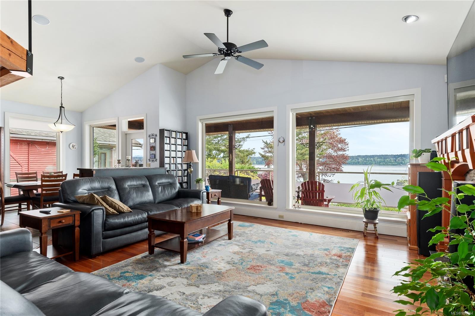 $1,099,900 - 580 Island Hwy<br>British Columbia, V9W 2C1