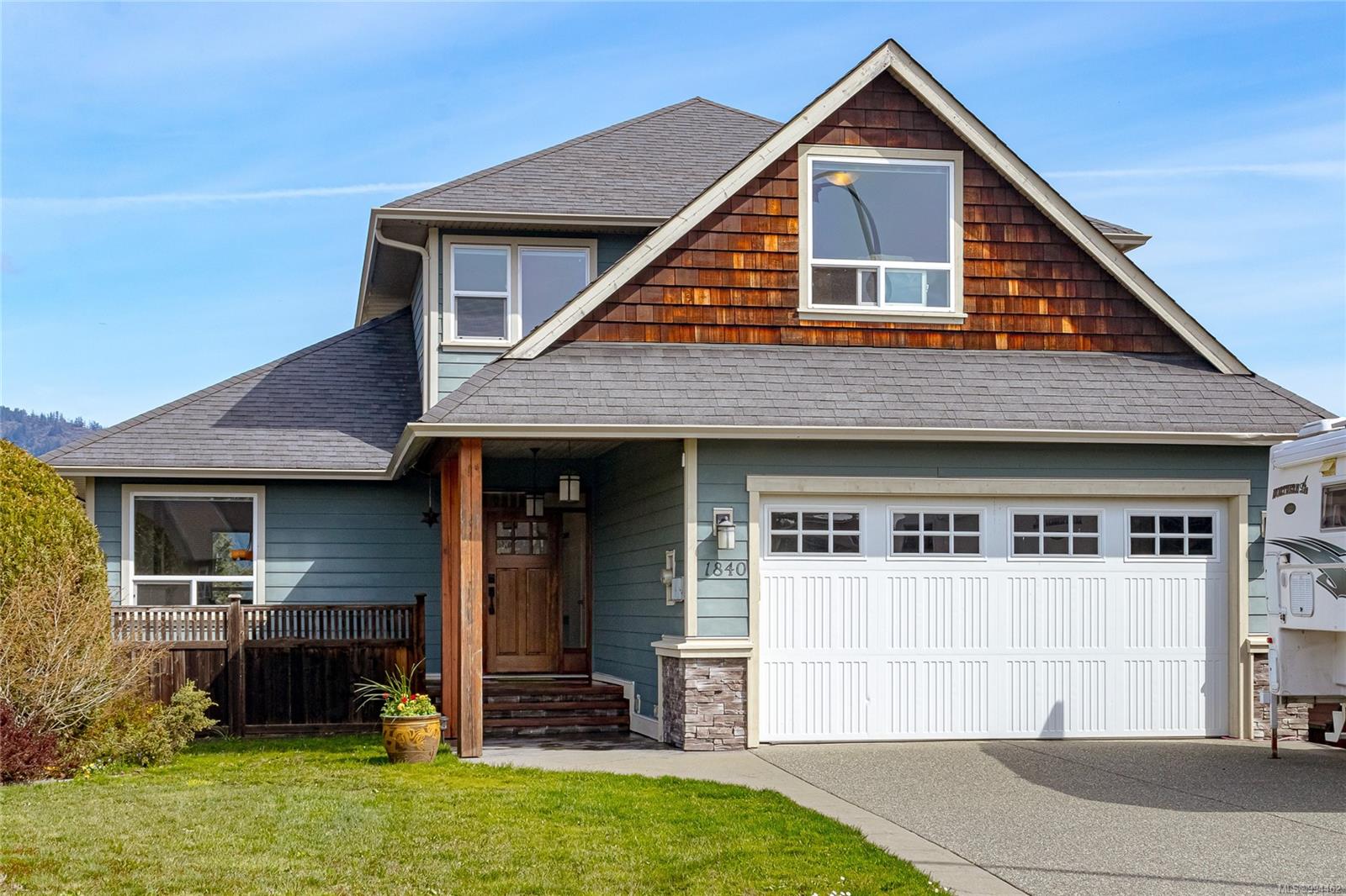 $1,178,000 - 1840 Falcon Cres<br>British Columbia, V0R 1N1
