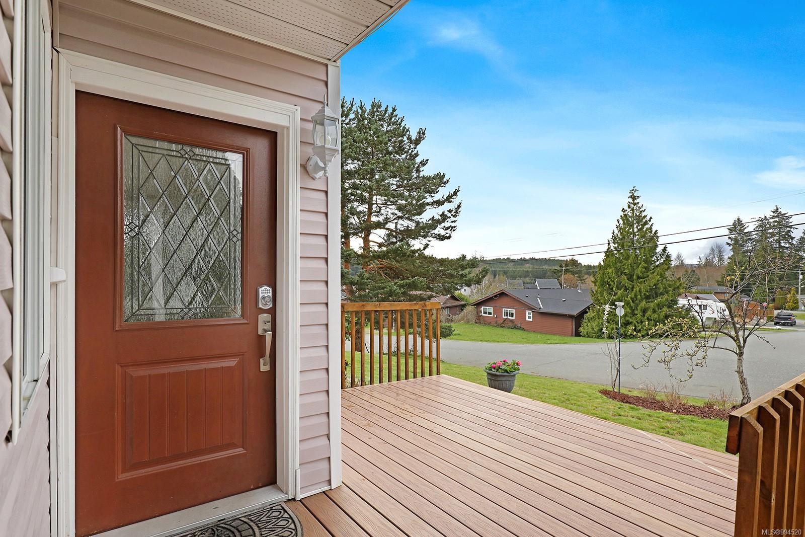 $589,900 - 521 Quadra Ave<br>British Columbia, V9W 6T8