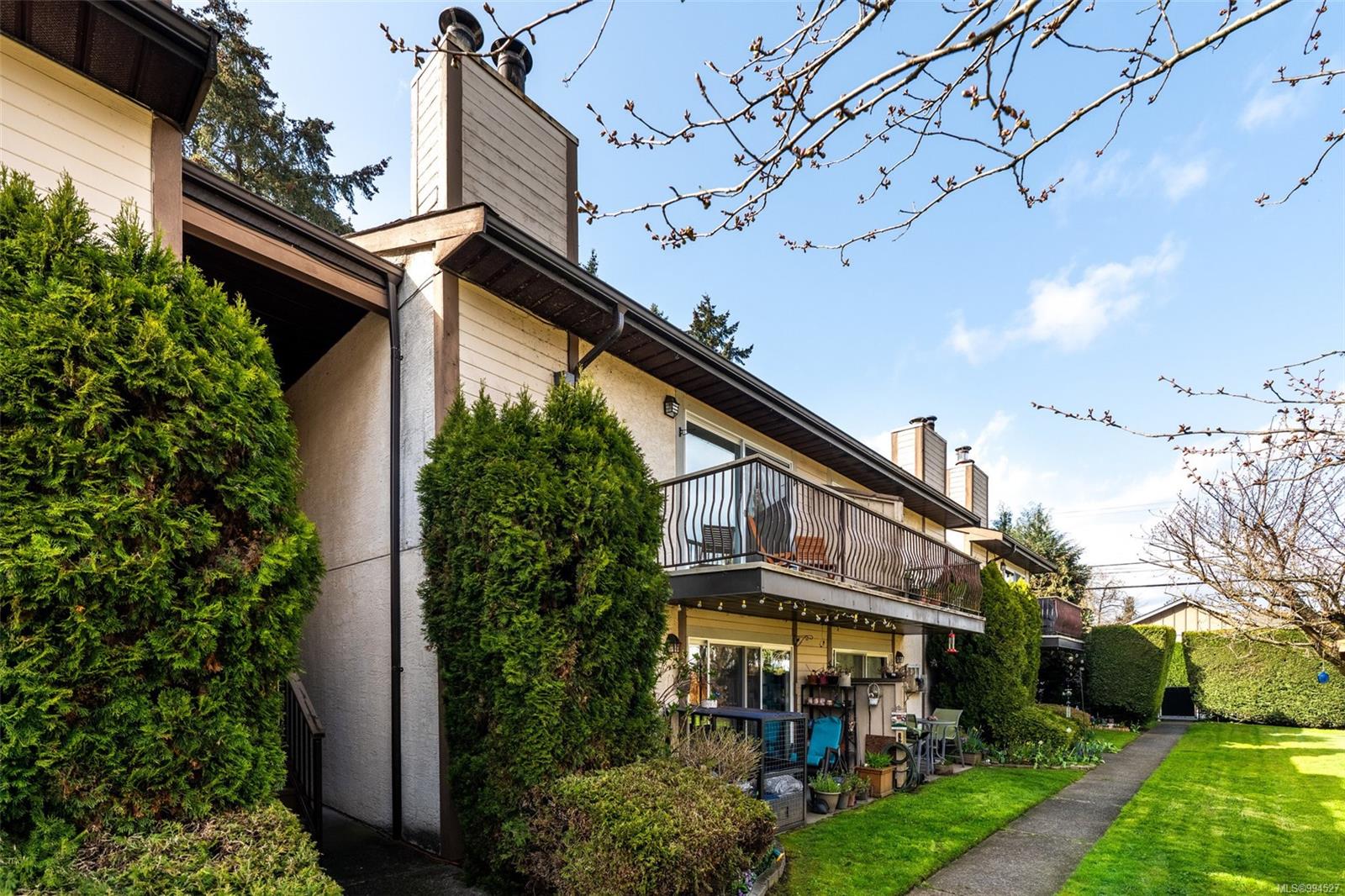 $355,000 - 1040 Trunk Rd<br>British Columbia, V9L 2S5