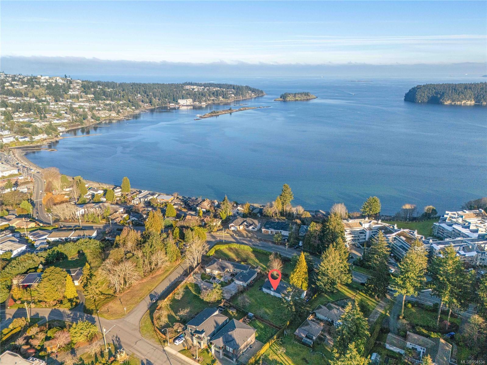 $1,050,000 - 2555 Departure Bay Rd<br>British Columbia, V9S 3W2