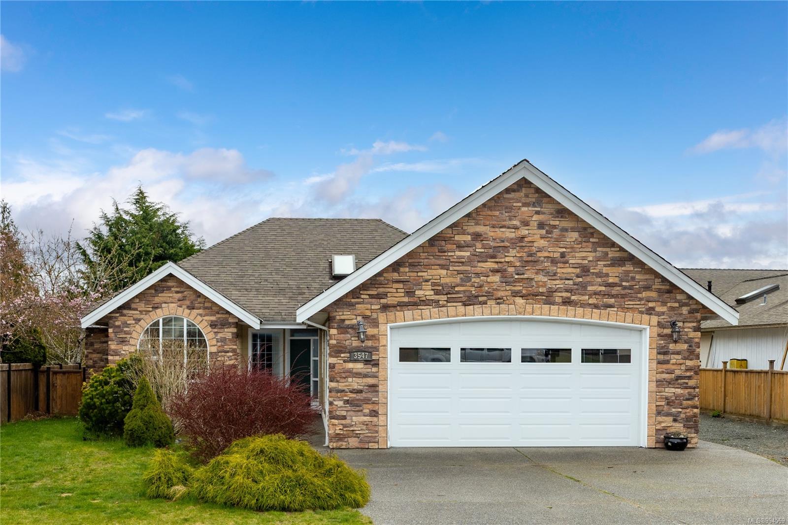 $899,000 - 3547 Montana Dr<br>British Columbia, V9W 8G8