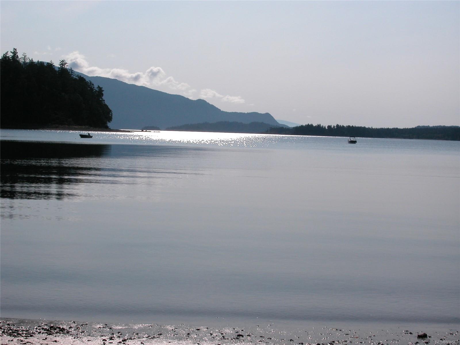 $899,000 - 2 Spring Bay Rd<br>British Columbia, V9P 2G6