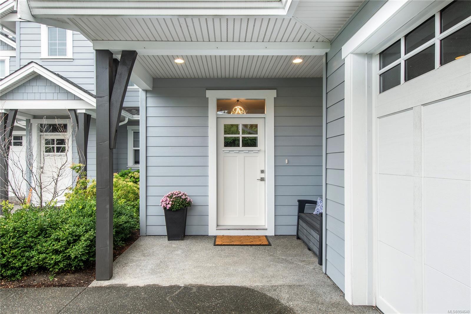 $819,900 - 993 Prestwick Pl<br>British Columbia, V9N 0E1