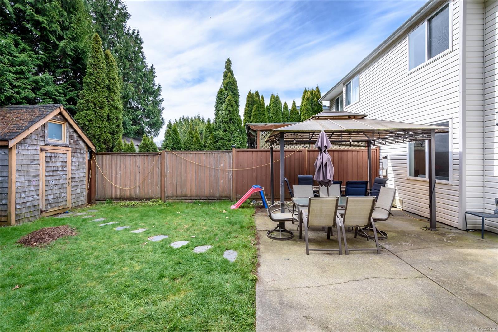 $635,000 - 2143 Mission Rd<br>British Columbia, V9N 8Y7