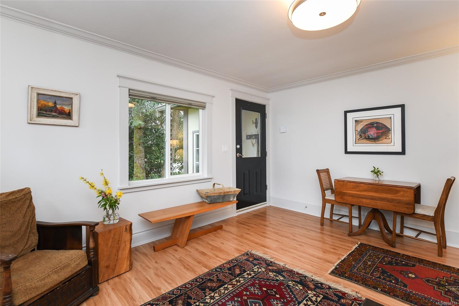 $725,000 - 1405 15th St<br>British Columbia, V9N 2C3