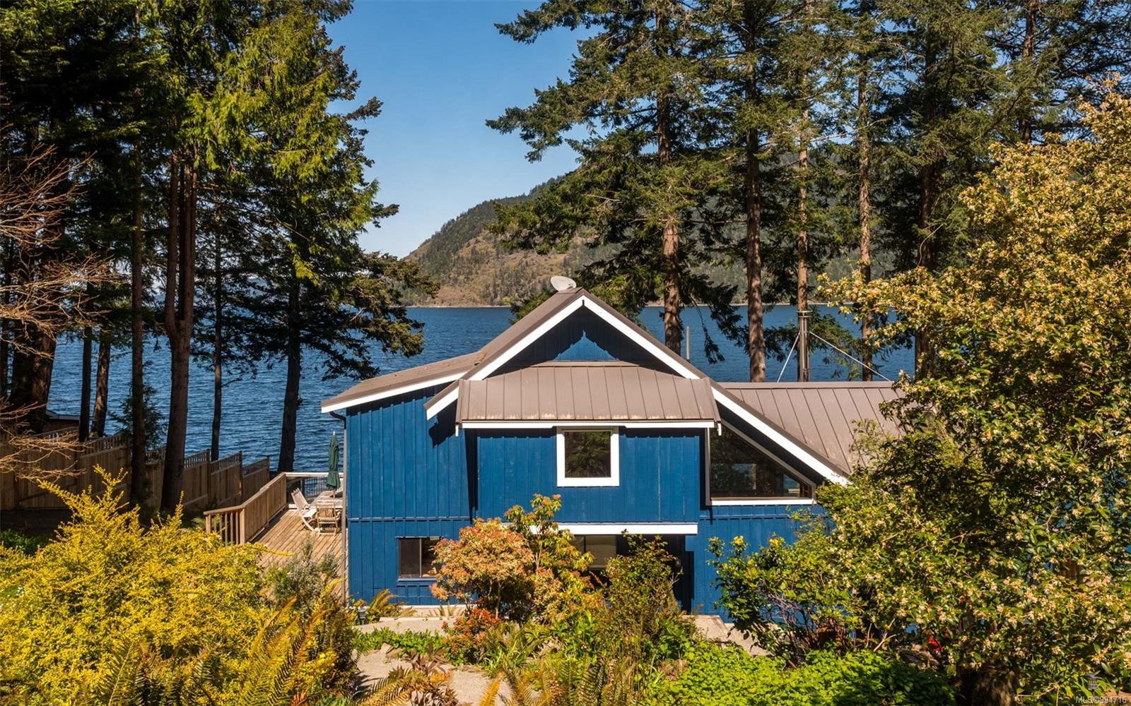 $1,500,000 - 7987 Stoney Hill Rd<br>British Columbia, V9L 6Y6