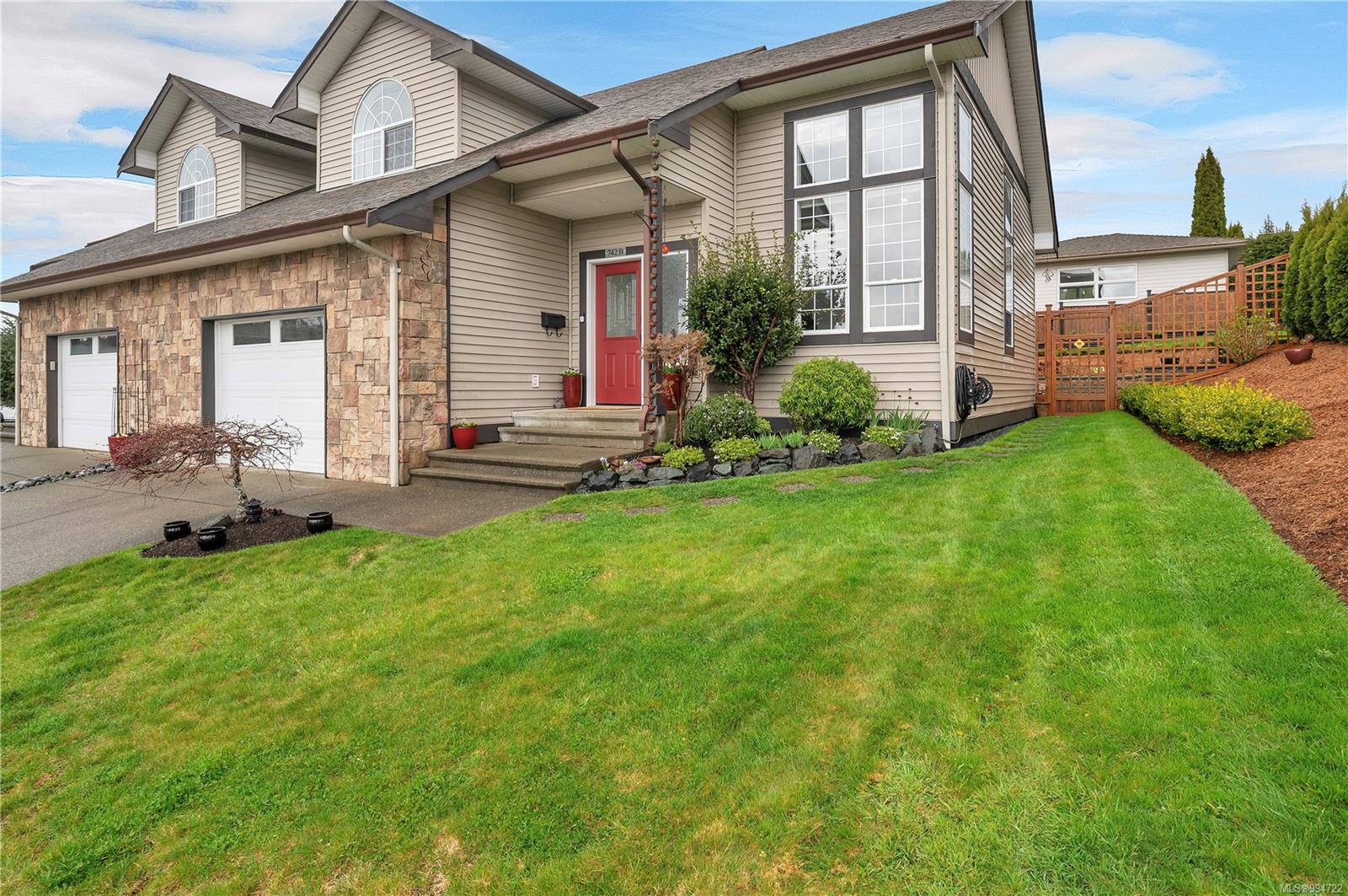 $629,800 - 742B Gemsbok Dr<br>British Columbia, V9W 8B2