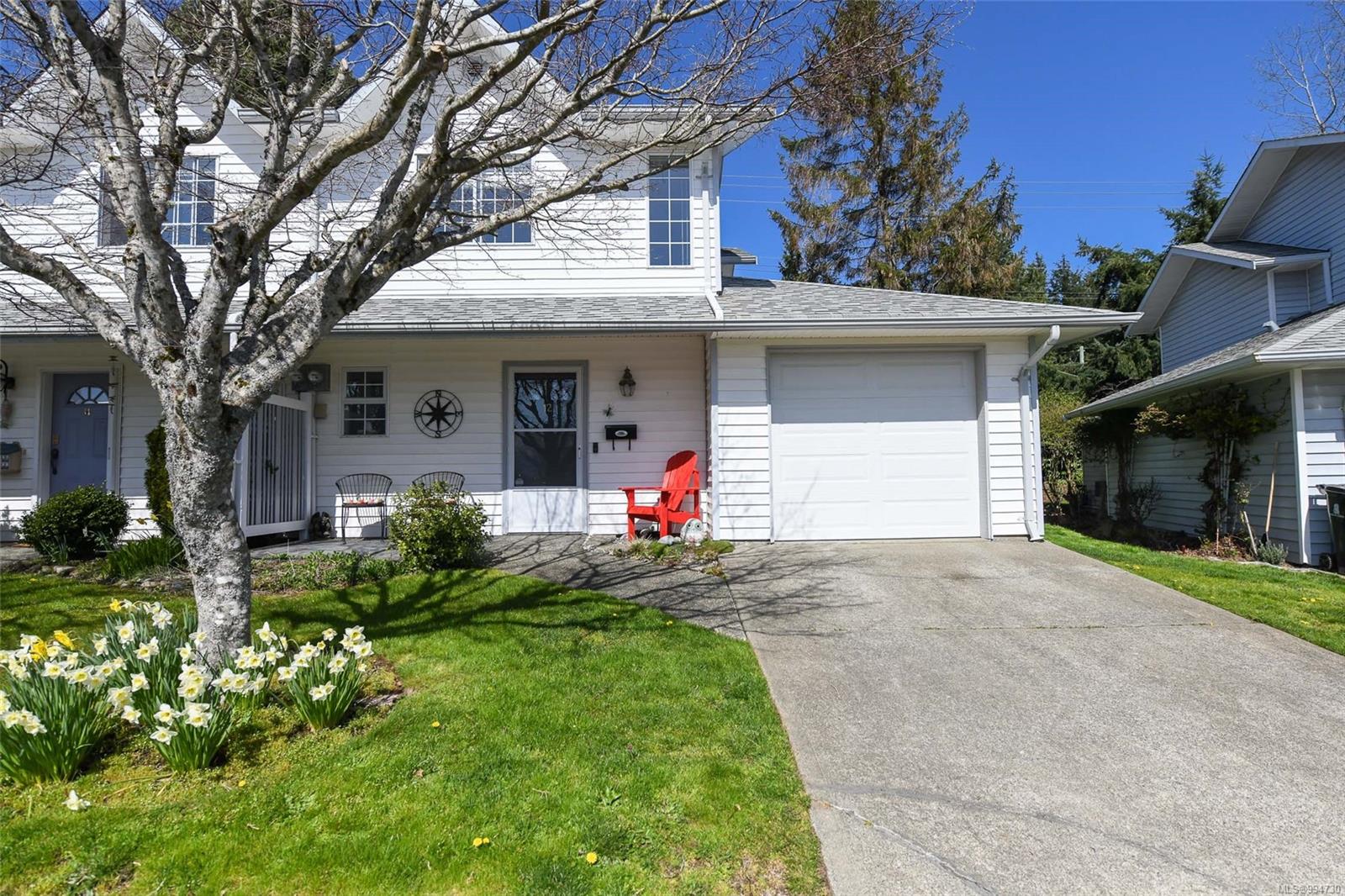 $568,000 - 2200 Manor Dr<br>British Columbia, V9M 1C4