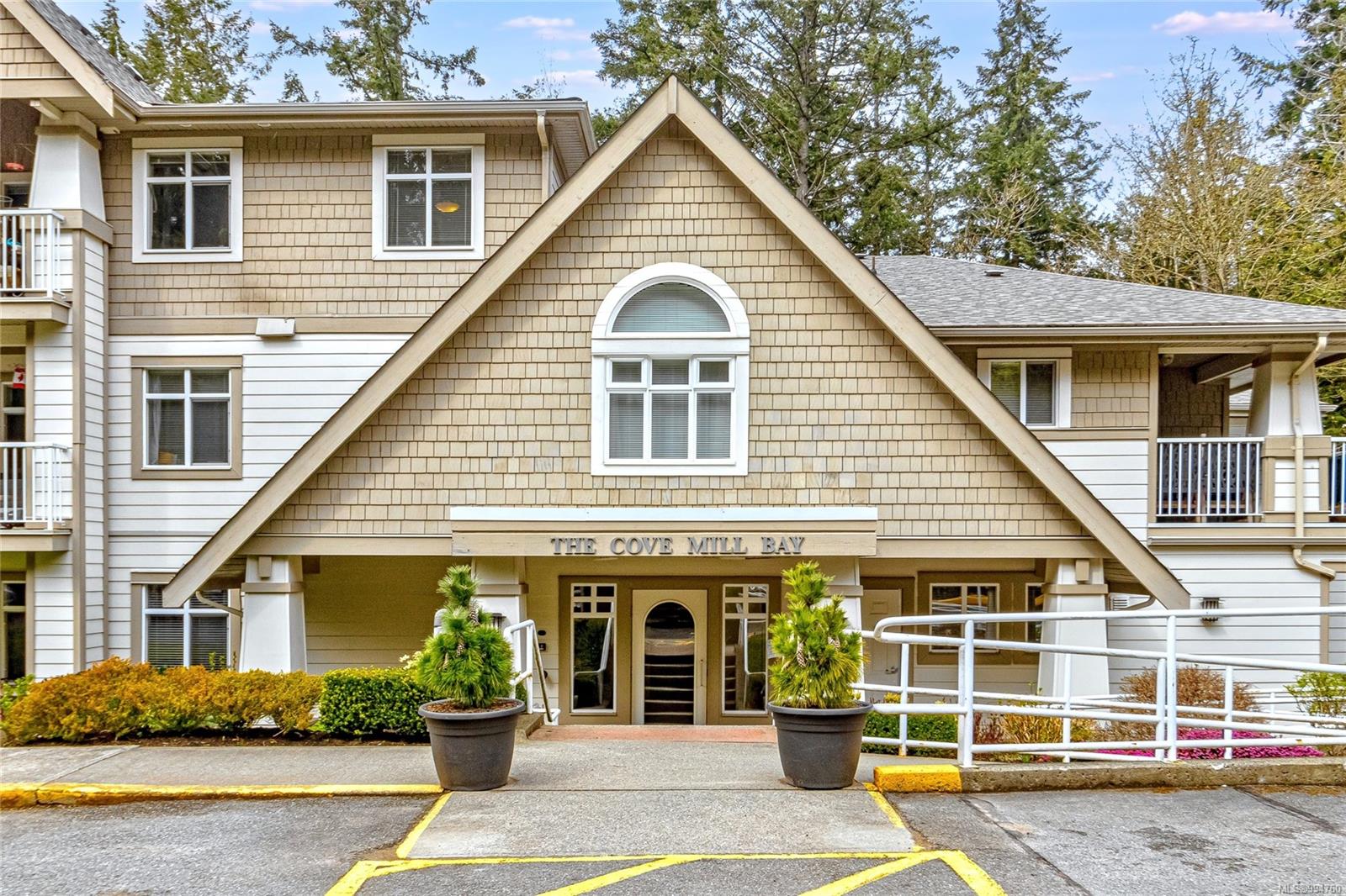 $419,900 - 2777 Barry Rd<br>British Columbia, V8H 1K9