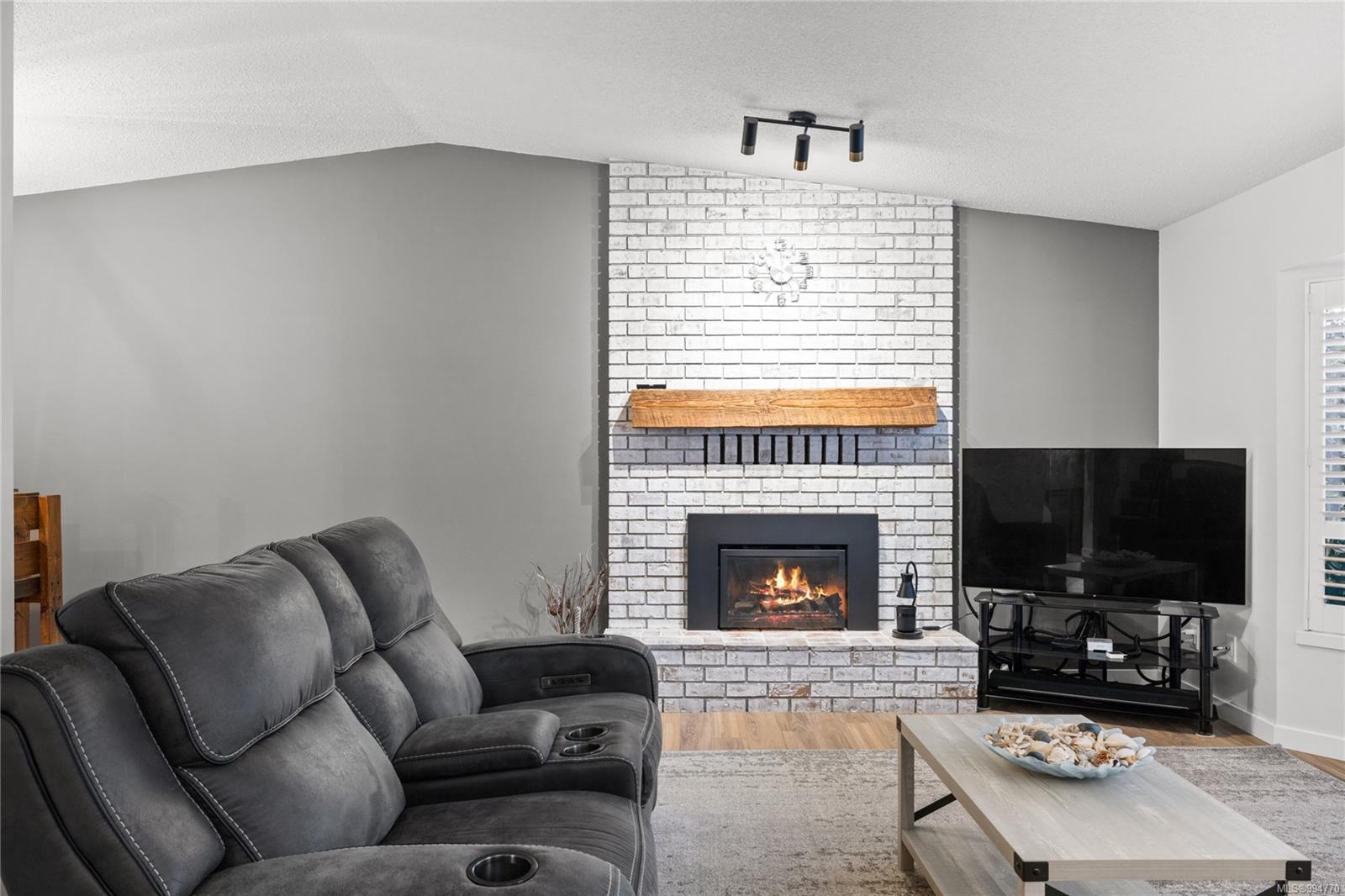 $824,900 - 2249 Ashlee Rd<br>British Columbia, V9R 6T5