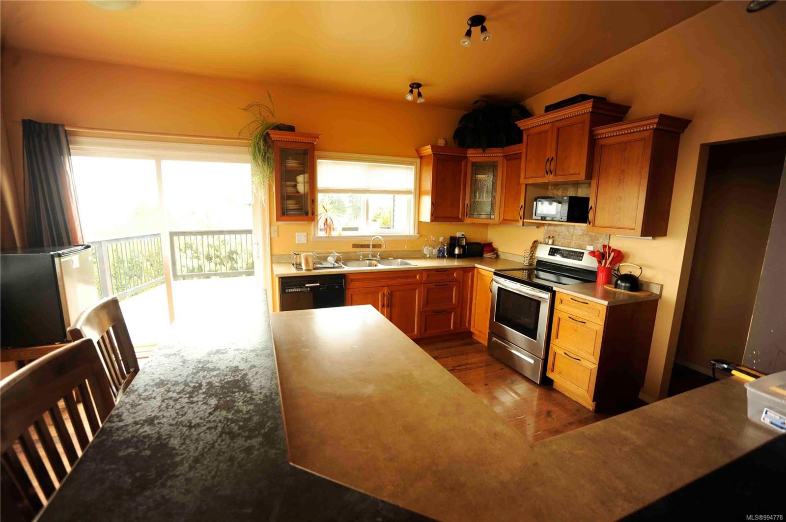 $784,900 - 516 Alder St<br>British Columbia, V9W 5W5