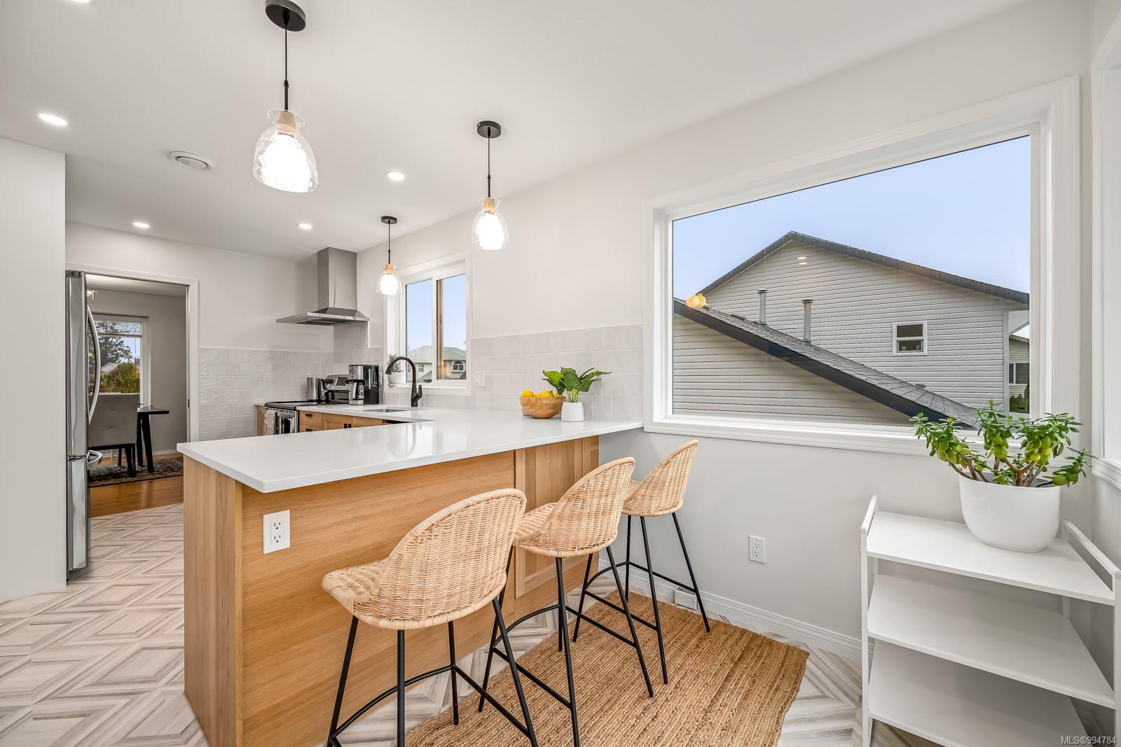 $899,900 - 504 King Rd<br>British Columbia, V9M 3S7