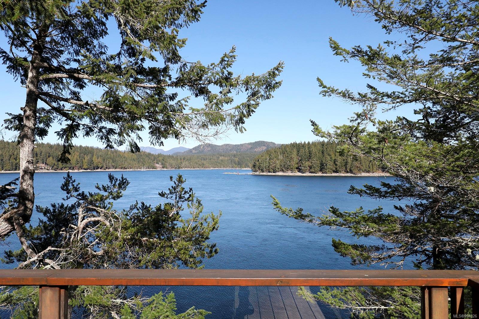 $1,850,000 - 651 Gorge Harbour <br>British Columbia, V0P 1Z0
