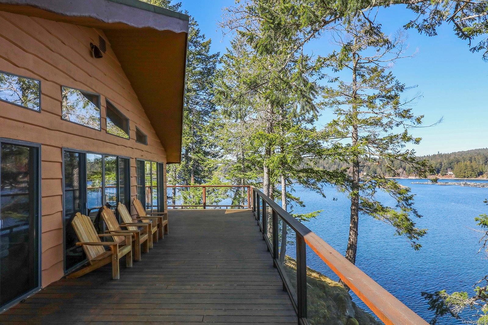 $1,850,000 - 651 Gorge Harbour <br>British Columbia, V0P 1Z0