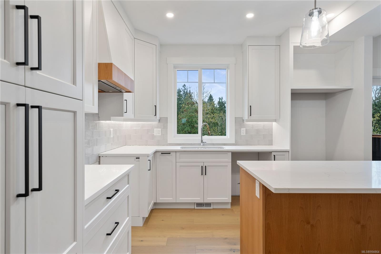 $1,049,900 - 1037 Rozzano Pl<br>British Columbia, V9G 1P8