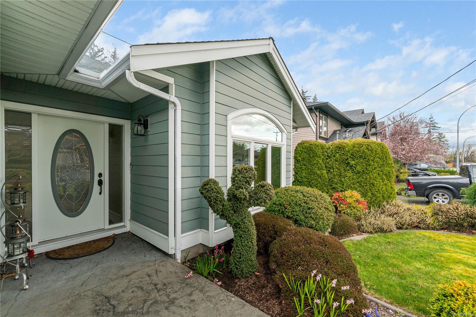 $799,900 - 5202 Dunster Rd<br>British Columbia, V9T 2Z3