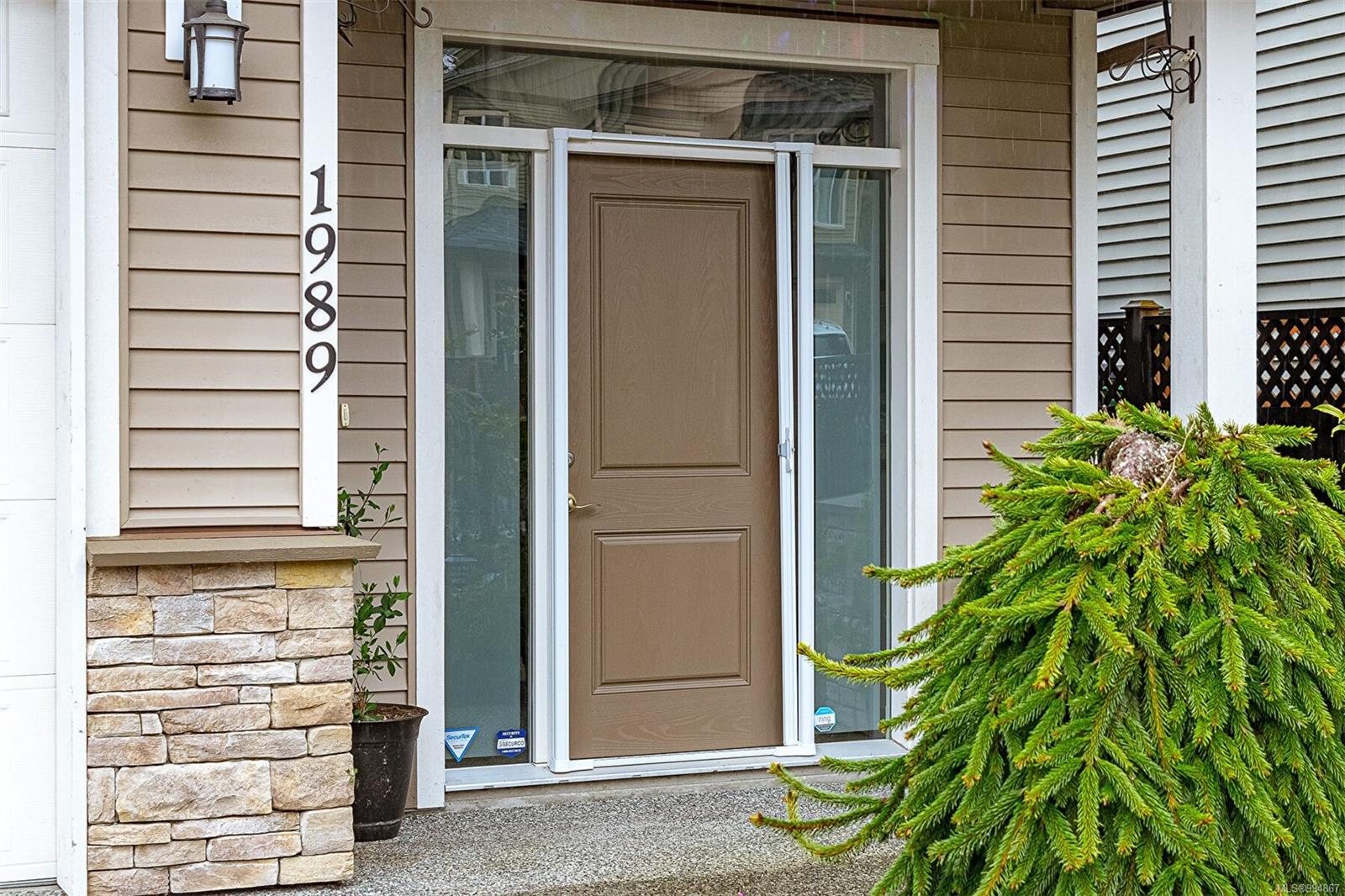 $869,000 - 1989 Camas Rd<br>British Columbia, V9R 0G9