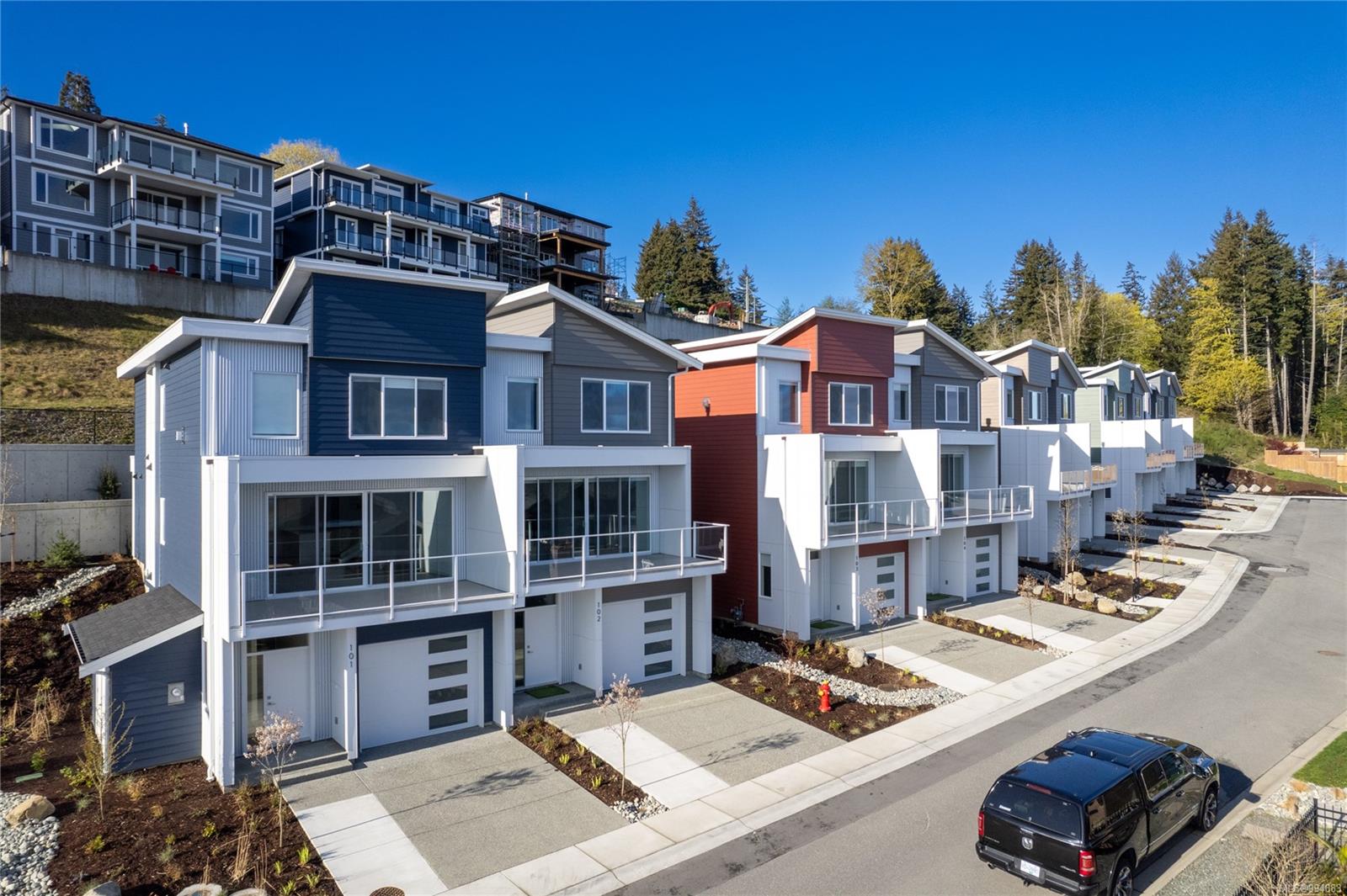 $865,000 - 151 Royal Pacific Way<br>British Columbia, V9T 0B9