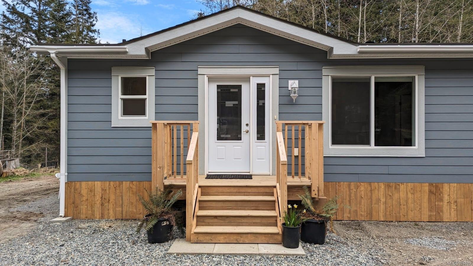 $929,000 - 1040 Conville Rd<br>British Columbia, V0R 1X2