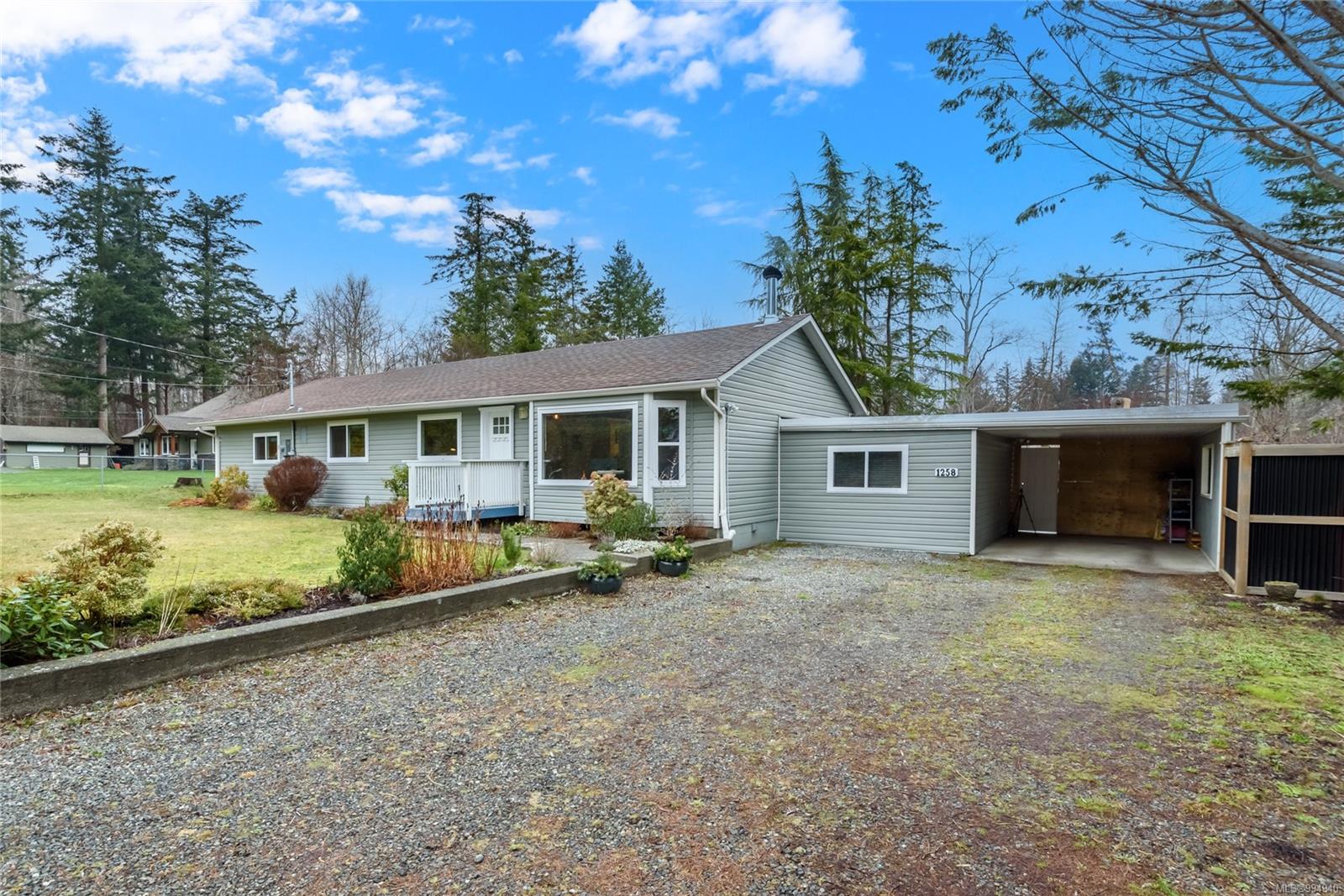 $924,000 - 1258 Don Rd<br>British Columbia, V9M 4C4