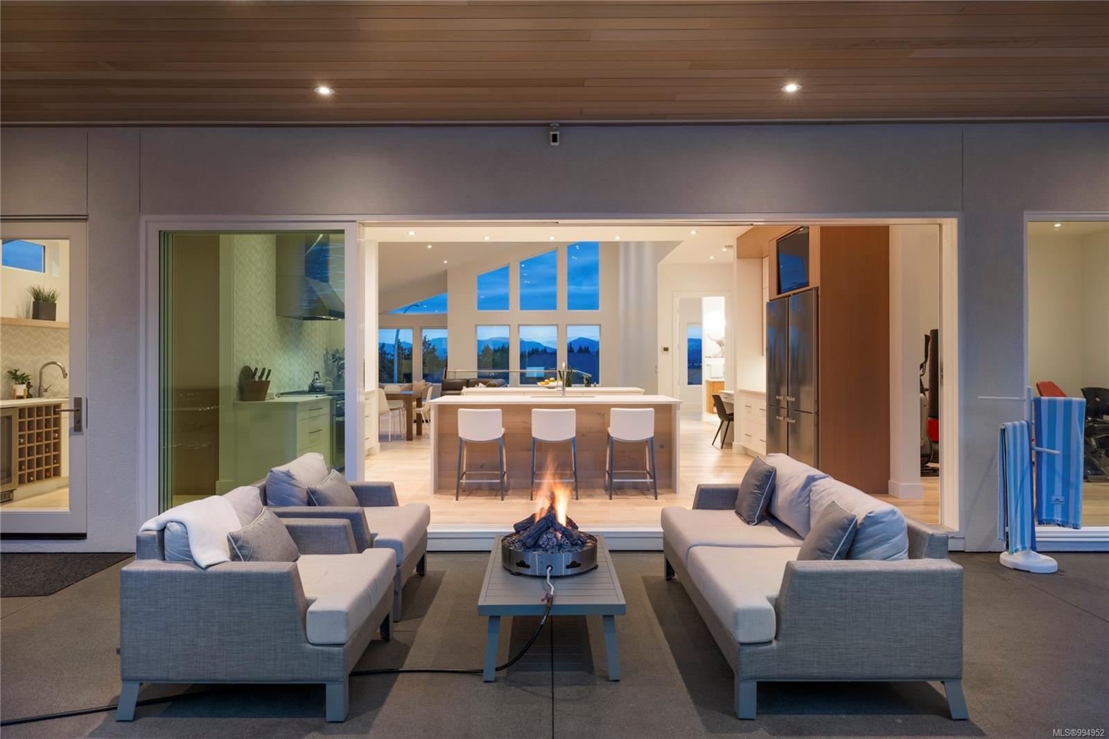 $1,999,900 - 156 Golden Oaks Cres<br>British Columbia, V9T 0K8