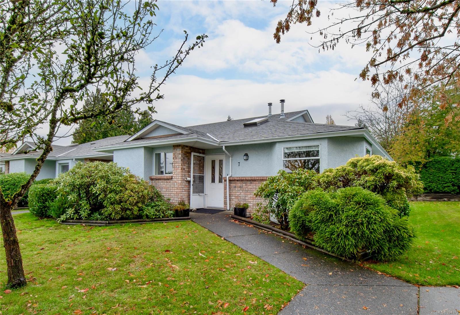 $445,000 - 595 Evergreen Rd<br>British Columbia, V9W 7R4