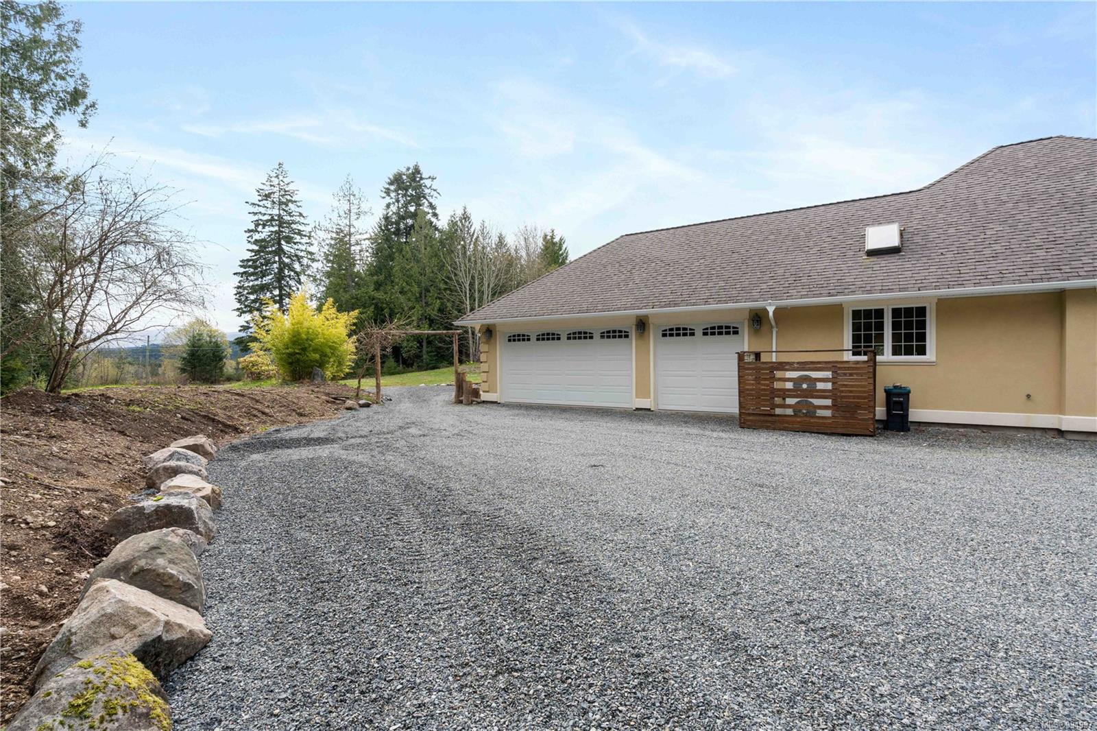 $1,990,000 - 2100 HILBERT Rd<br>British Columbia, V9X 1T1