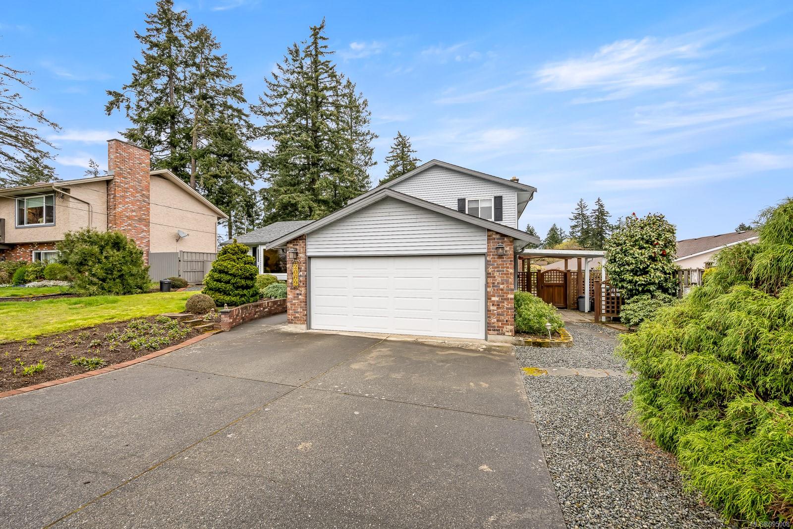 $999,000 - 2069 Gull Ave<br>British Columbia, V9M 1L5