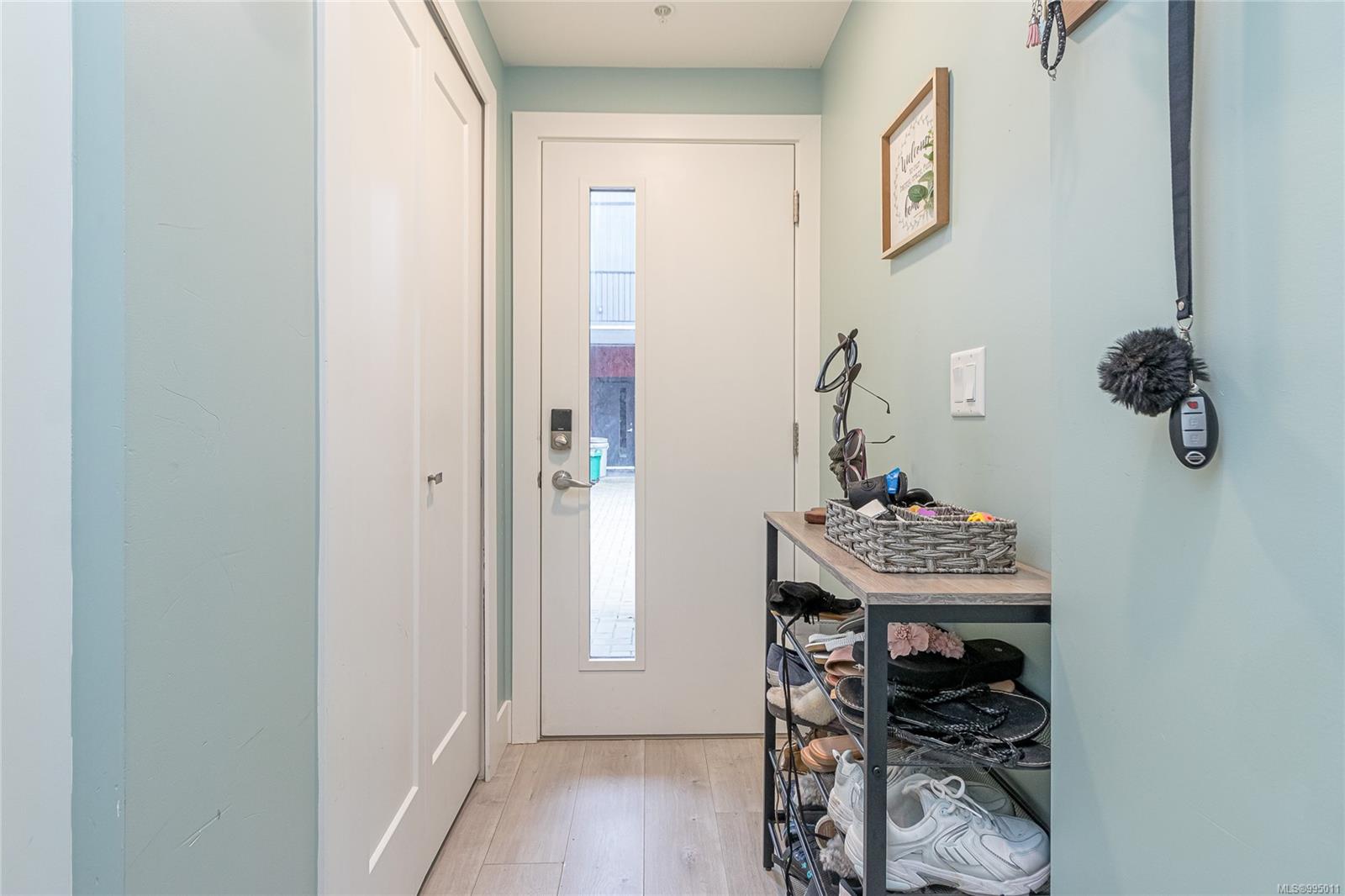 $535,000 - 1726 Kerrisdale Rd<br>British Columbia, V9S 1N5