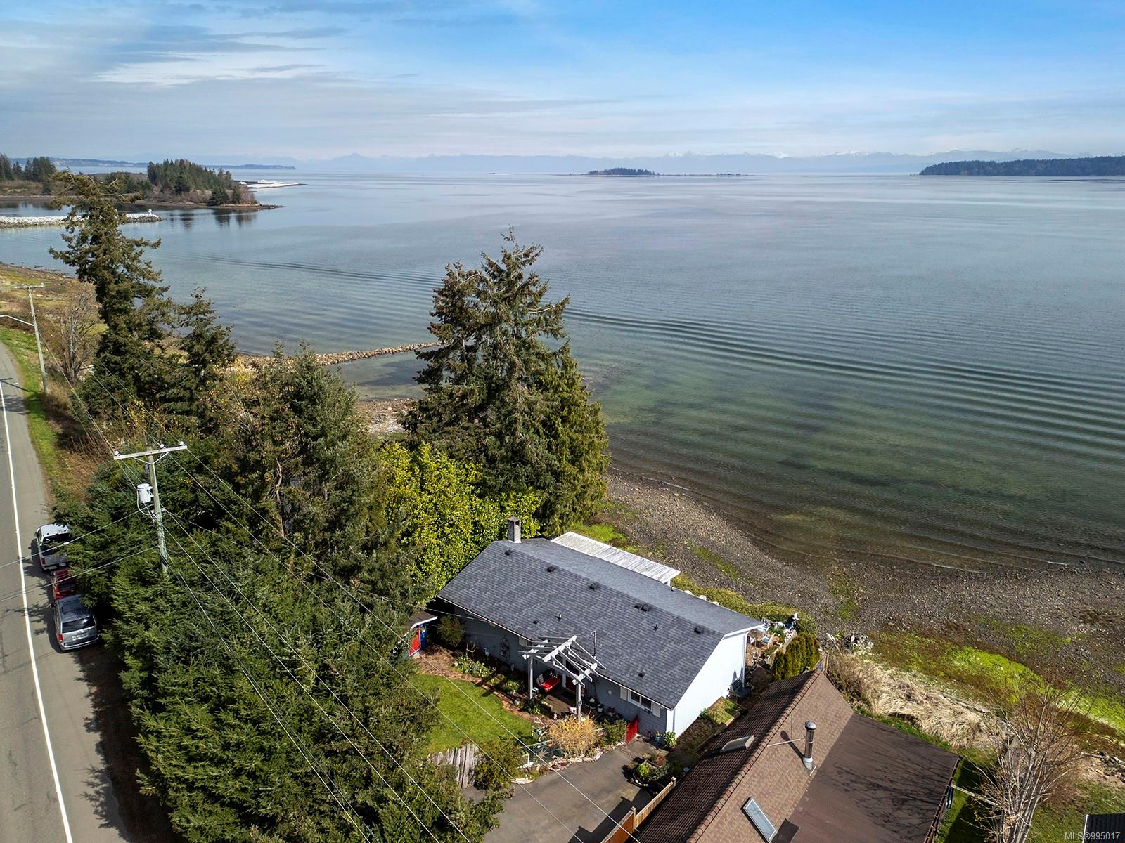 $899,500 - 5614 Island Hwy<br>British Columbia, V0R 3B0