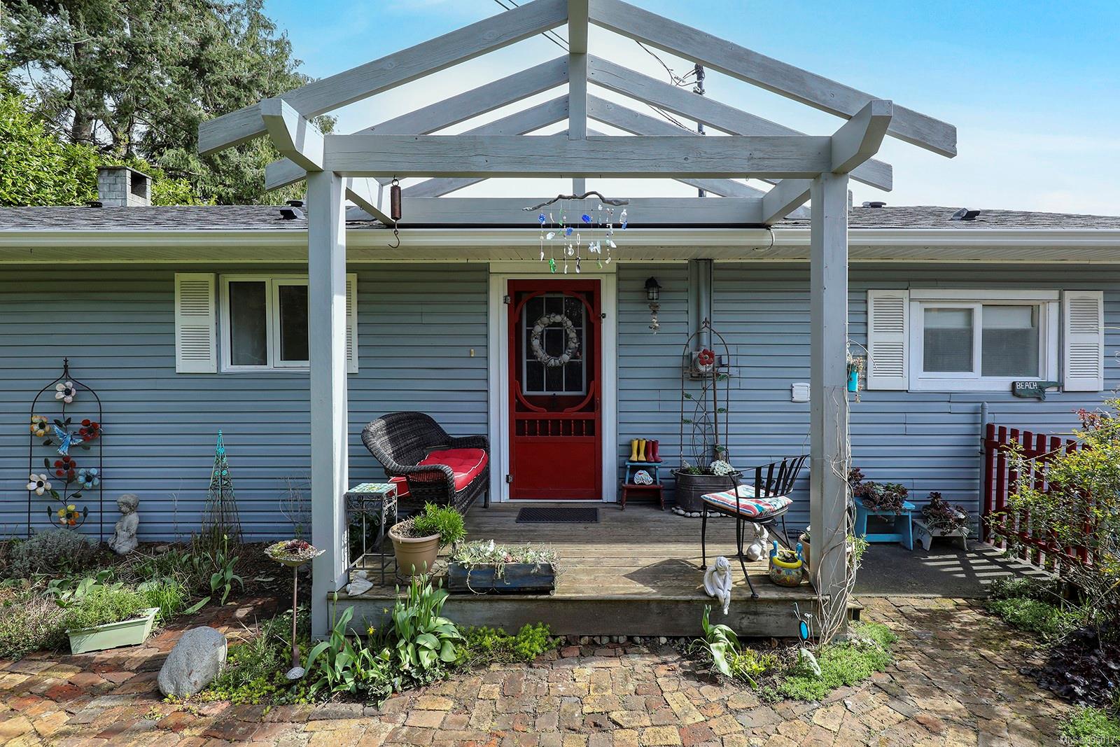 $899,500 - 5614 Island Hwy<br>British Columbia, V0R 3B0