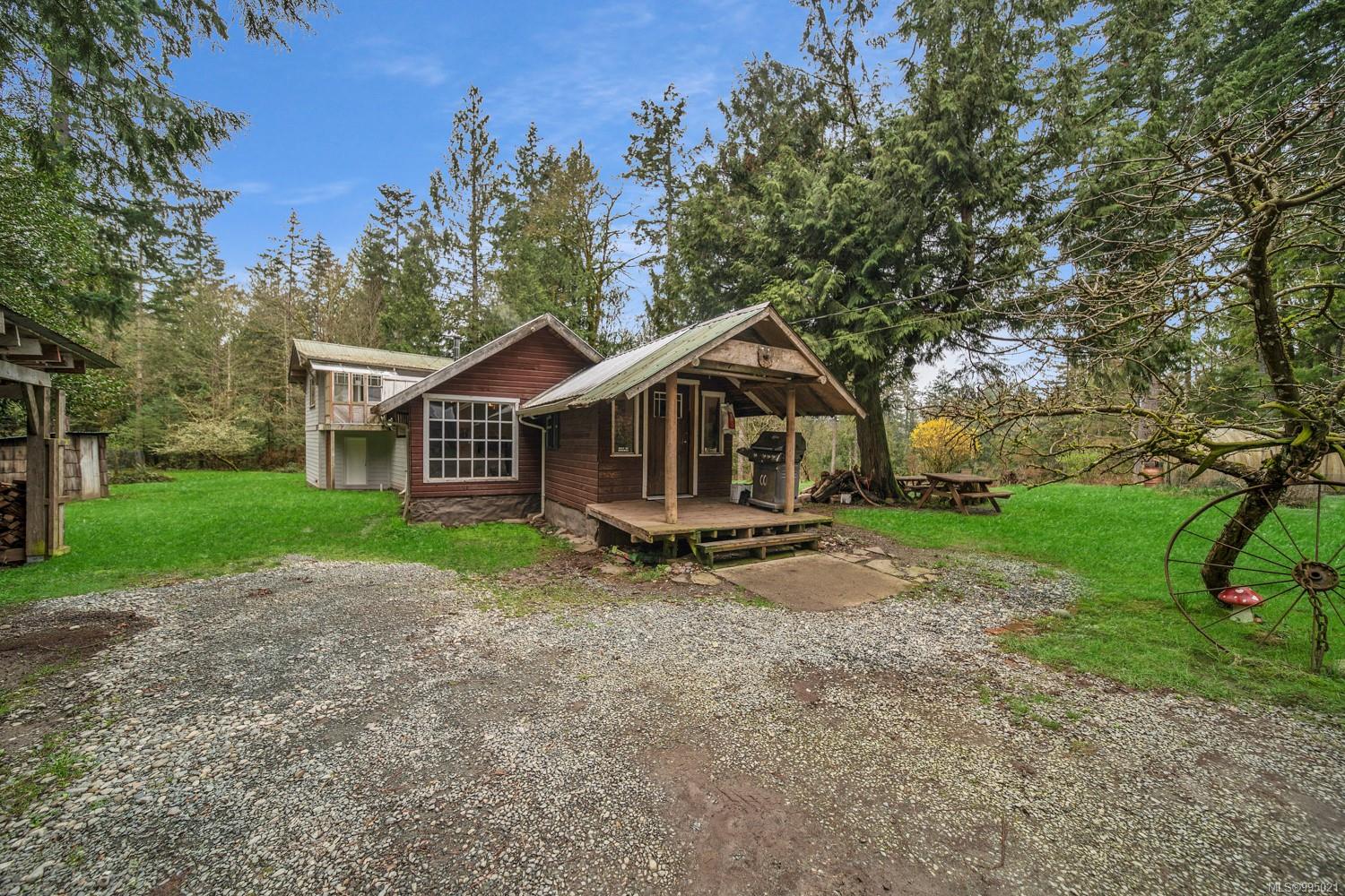 $1,200,000 - 8706 Trans Canada Hwy<br>British Columbia, V0R 1K4
