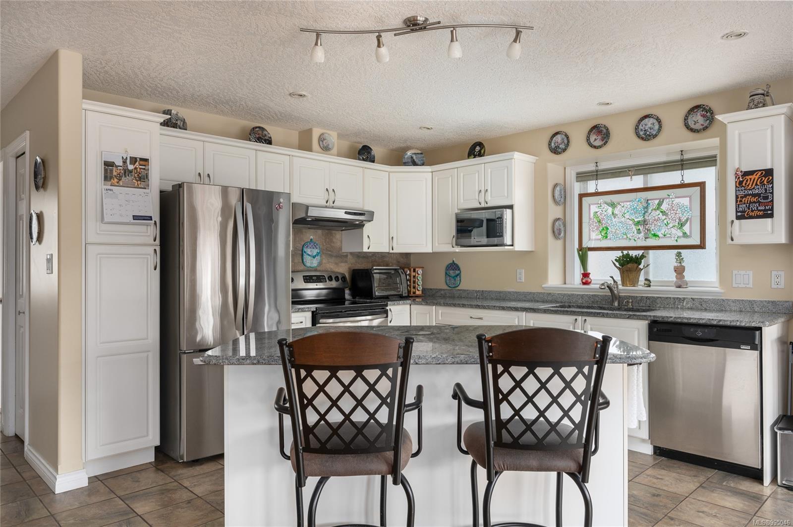$779,000 - 3061 Quailview Pl<br>British Columbia, V9L 6V7