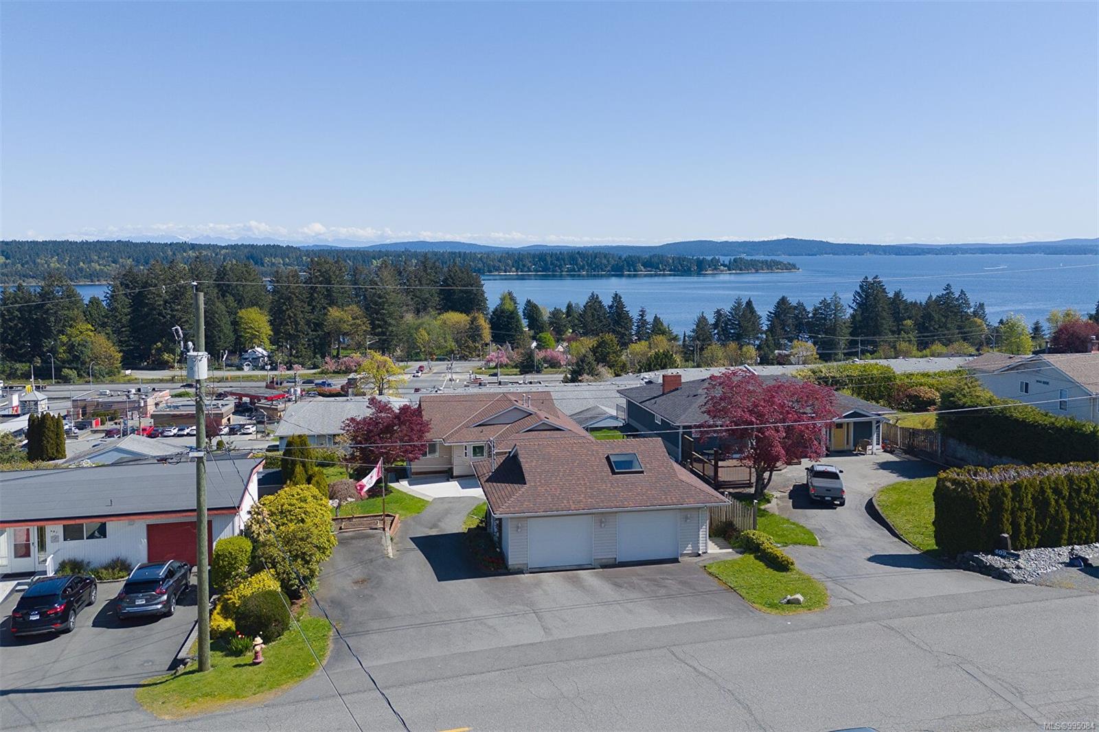 $859,000 - 407 Walker Ave<br>British Columbia, V9G 1V2
