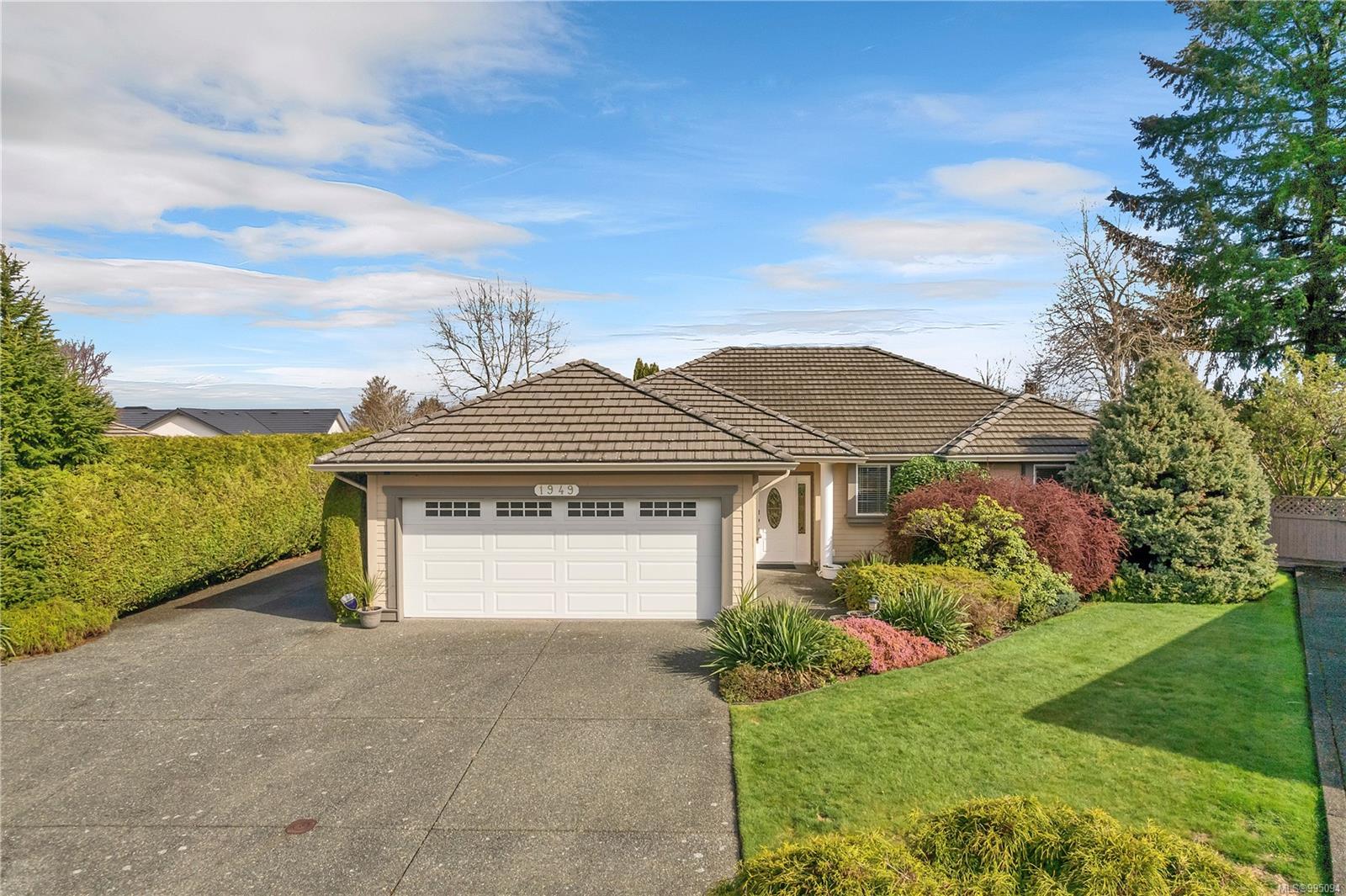$779,900 - 1949 Pinehurst Pl<br>British Columbia, V9H 1R5
