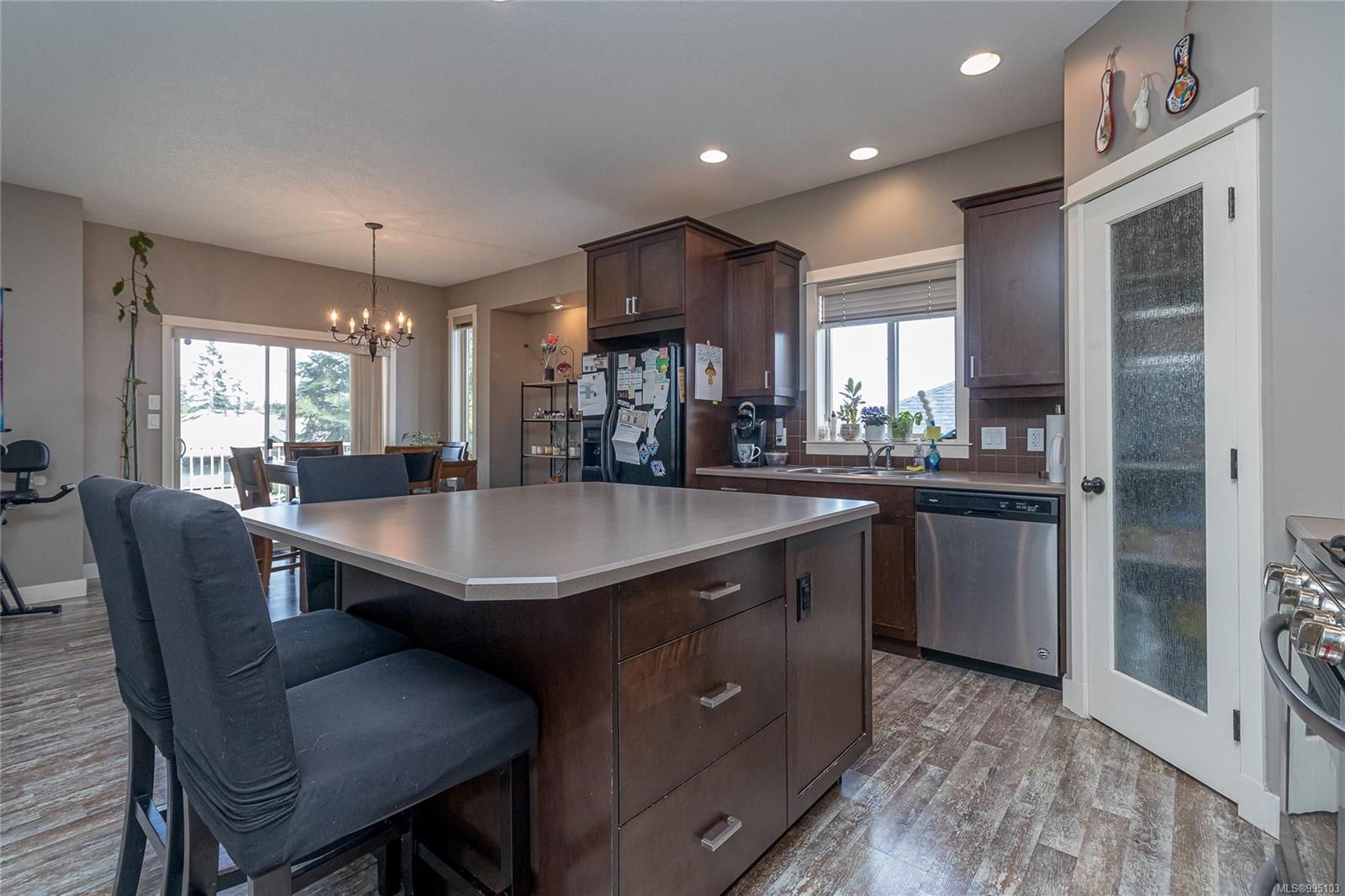 $1,049,000 - 1050 Southwood Dr<br>British Columbia, V9R 0B2