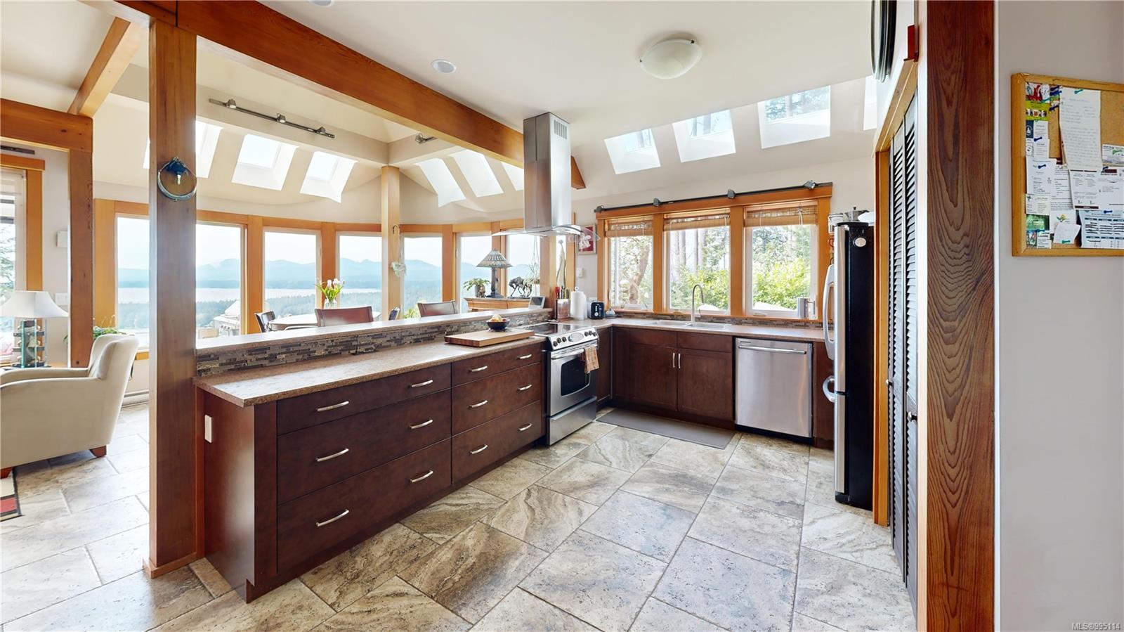$1,195,000 - 1989 Seymour Rd<br>British Columbia, V0R 1X6
