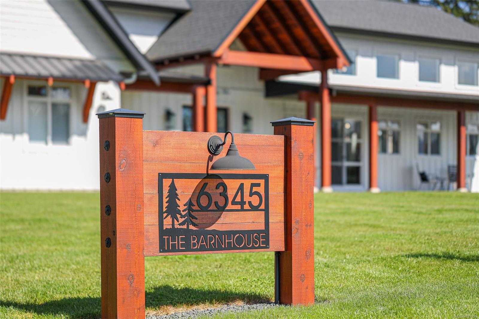 $1,950,000 - 6345 Karen Pl<br>British Columbia, V9Y 8K9