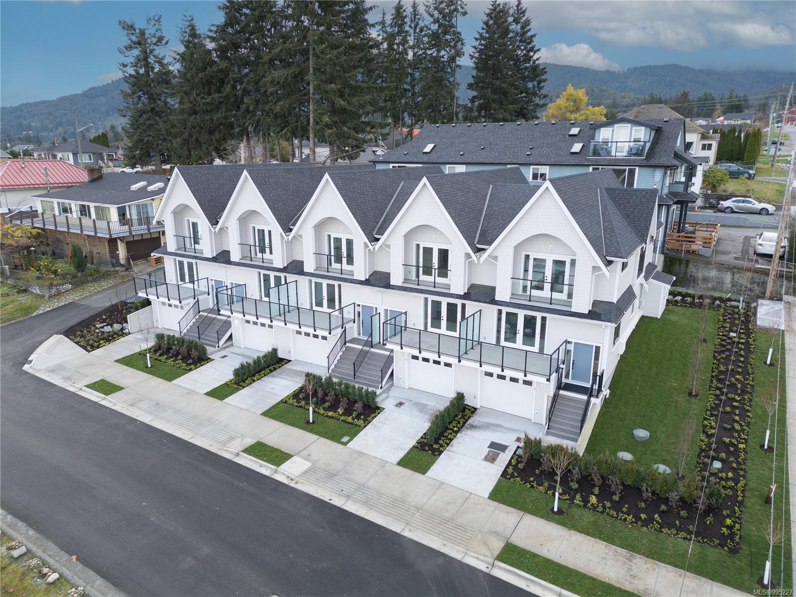 $649,900 - 340 2nd Ave<br>British Columbia, V9G 1T4